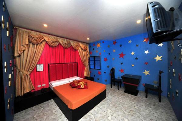 Hollywood Drive-In Hotel Baguio City Exterior foto