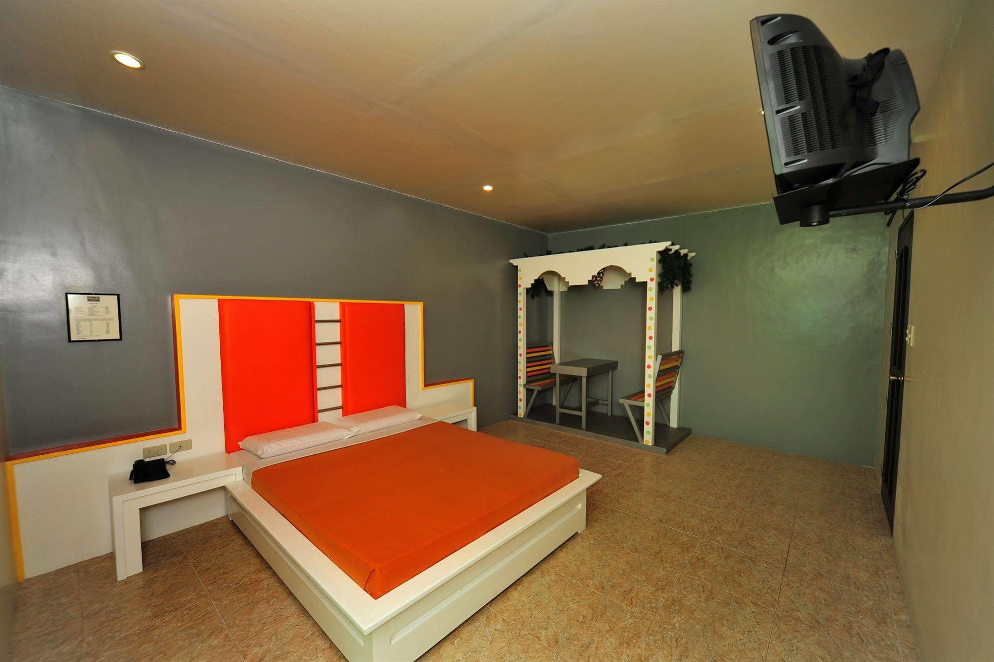 Hollywood Drive-In Hotel Baguio City Exterior foto